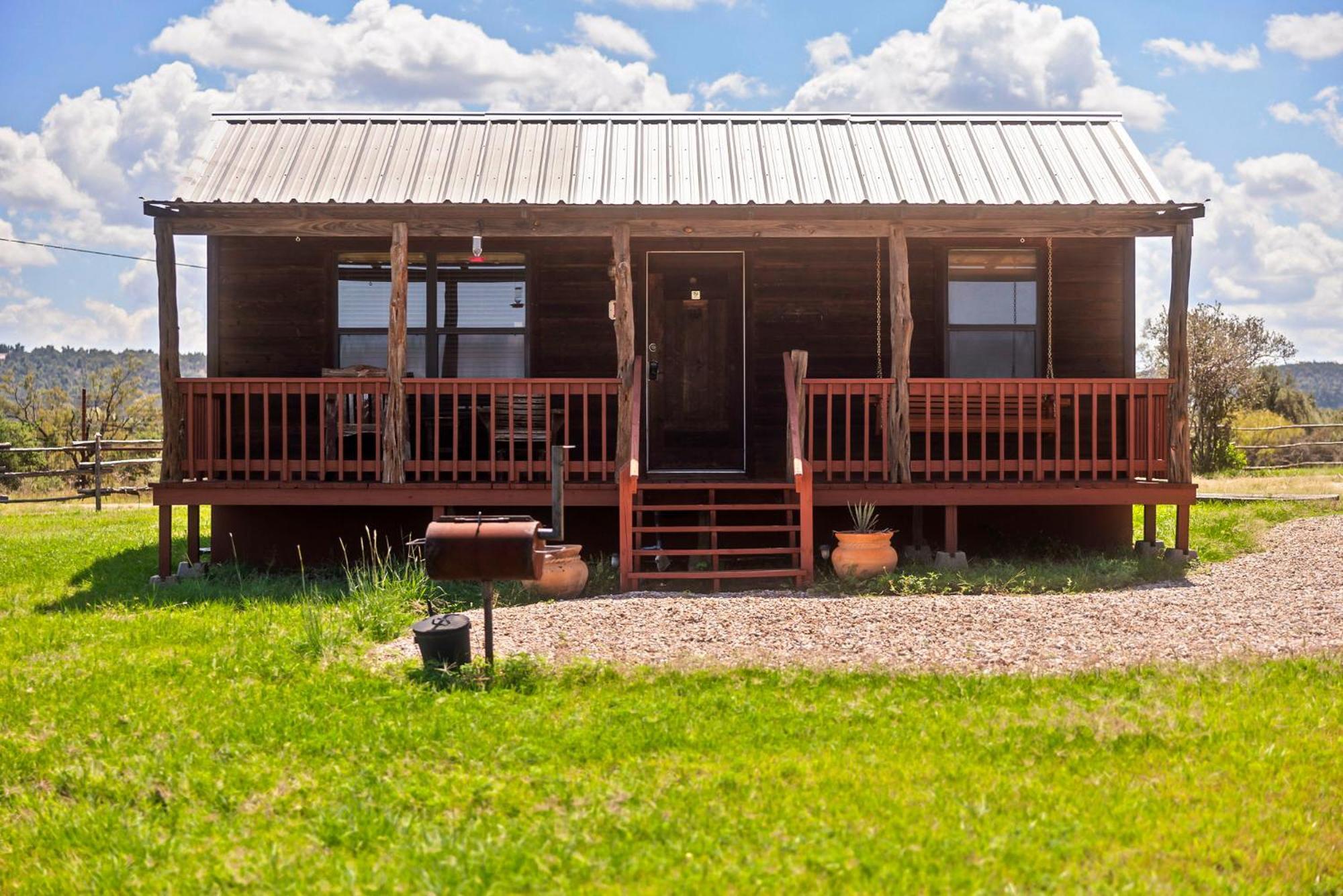 Enchanted Rockview Cabins Crabapple Exterior photo