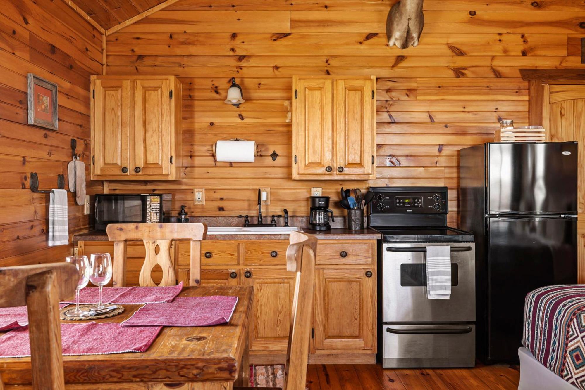 Enchanted Rockview Cabins Crabapple Room photo