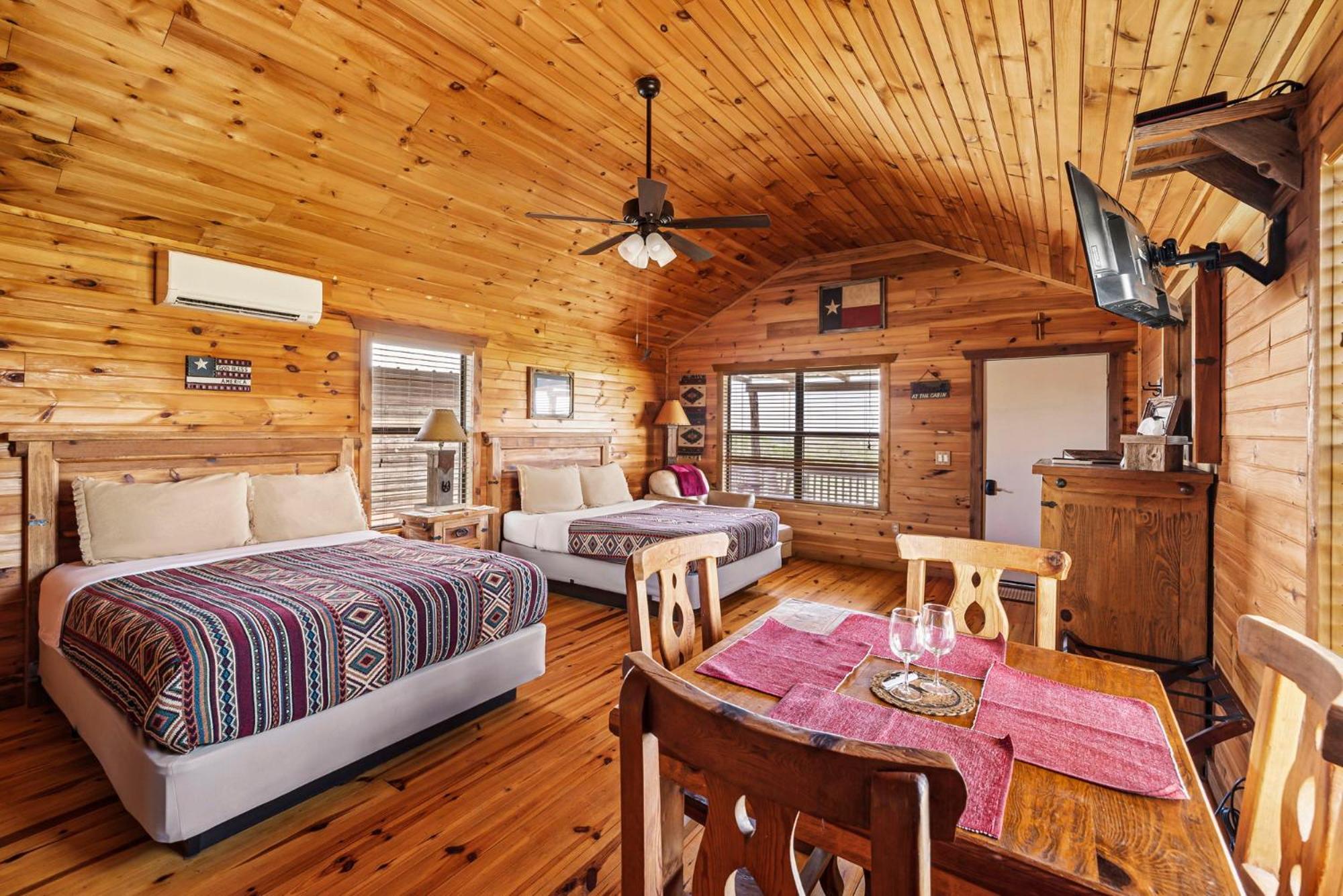 Enchanted Rockview Cabins Crabapple Exterior photo