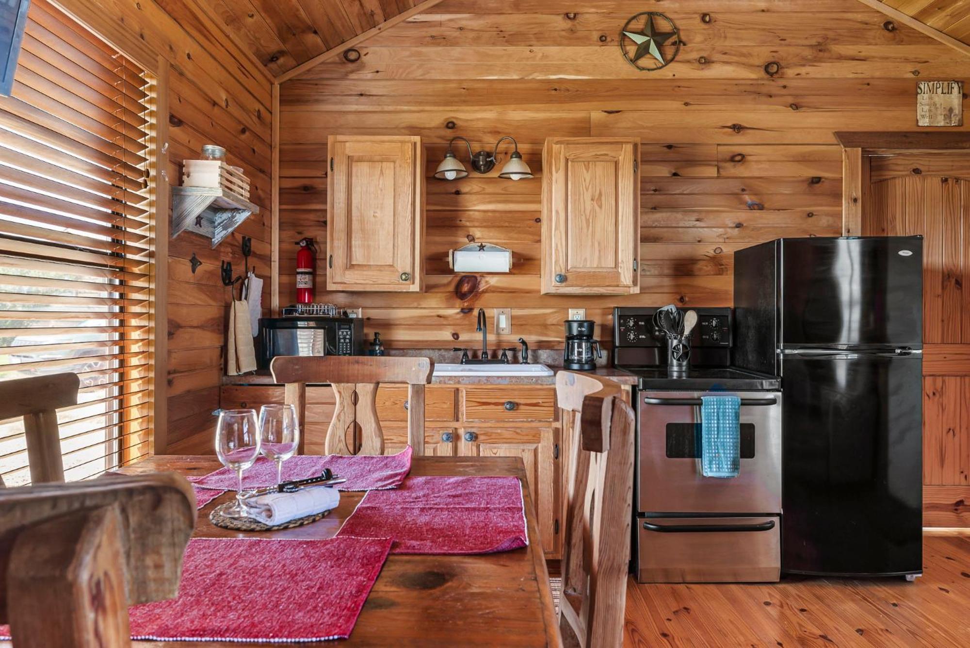 Enchanted Rockview Cabins Crabapple Room photo